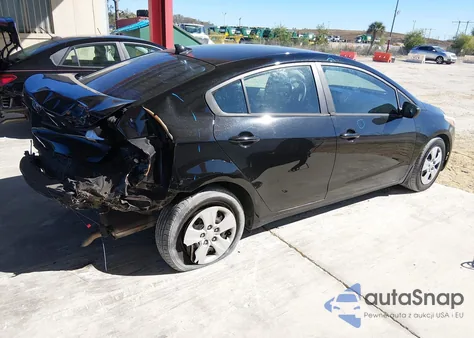 2017 Kia Forte Lx z USA, uszkodzony, nr VIN 3KPFK4A78HE028316